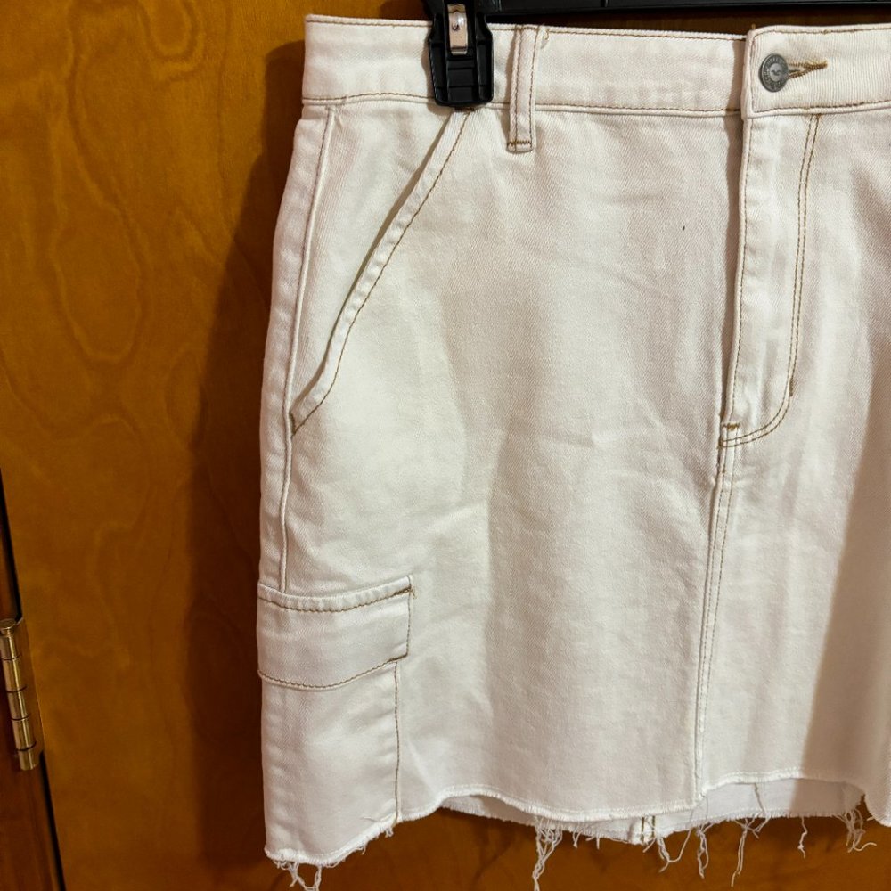 Hollister Ultra High Rise White Denim Skirt - Picture 4 of 11